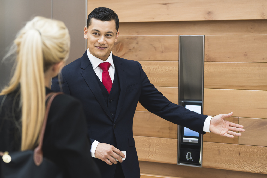 axis security_customer service 3